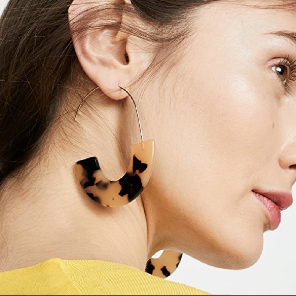 Blonde Tortoise Resin Drop Earrings